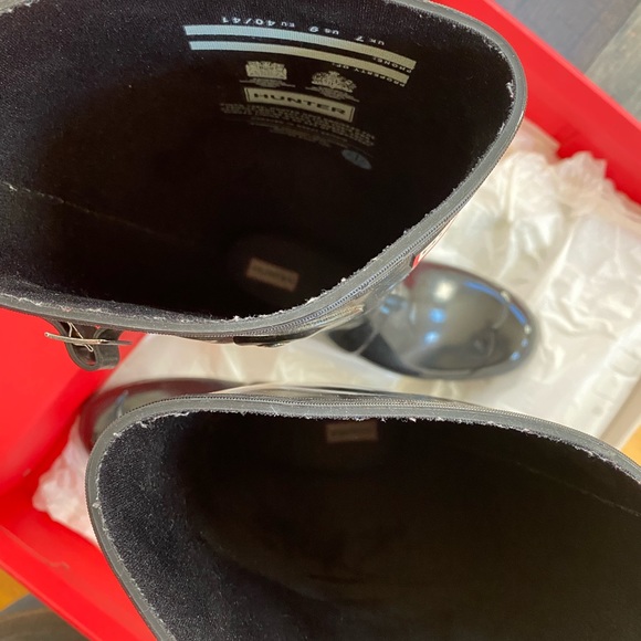 HUNTER tall black Rain boots. - Picture 11 of 13